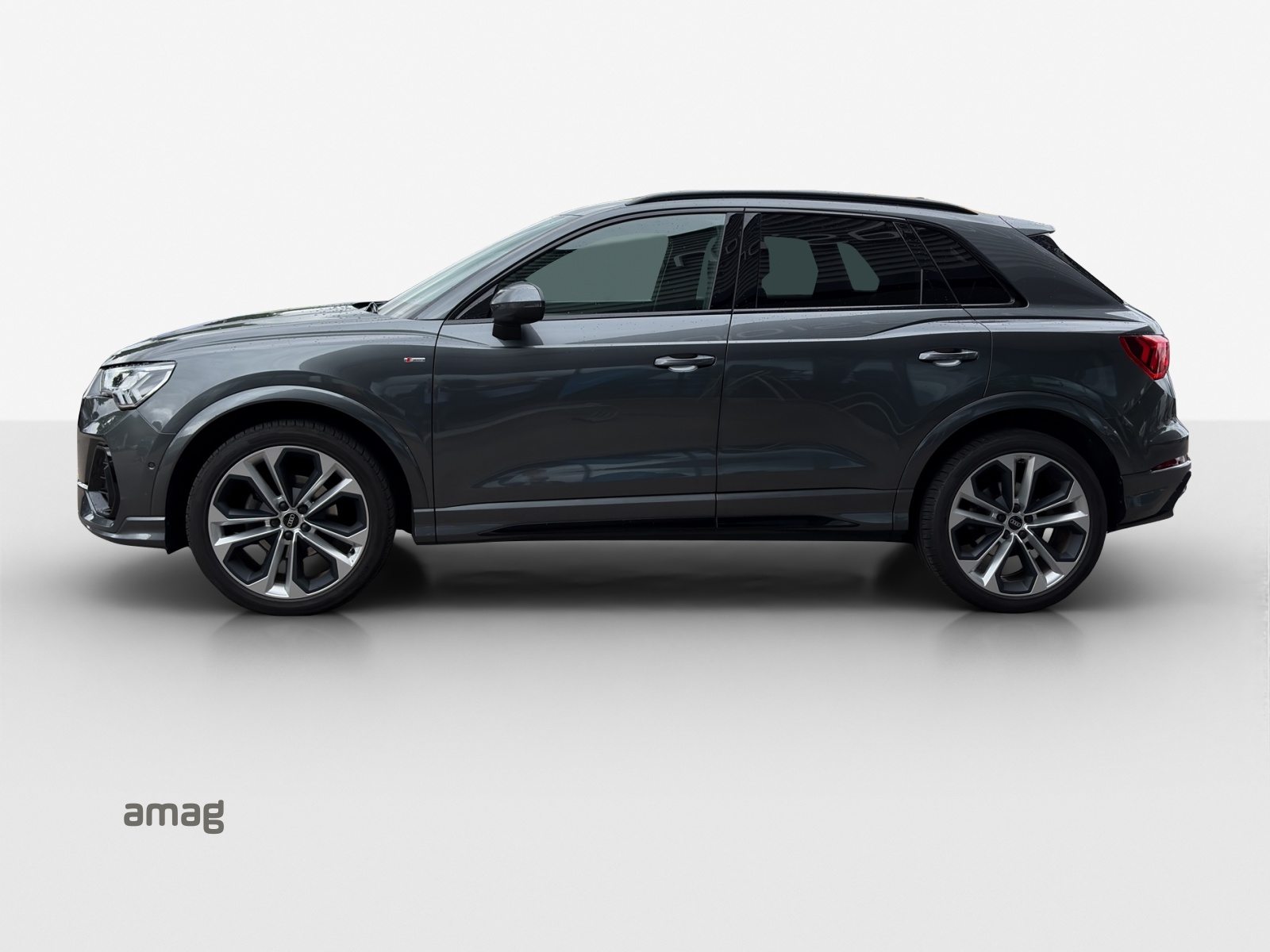 AUDI Q3 35 TFSI S line Attraction, Petrol, Second hand / Used, Automatic - 2