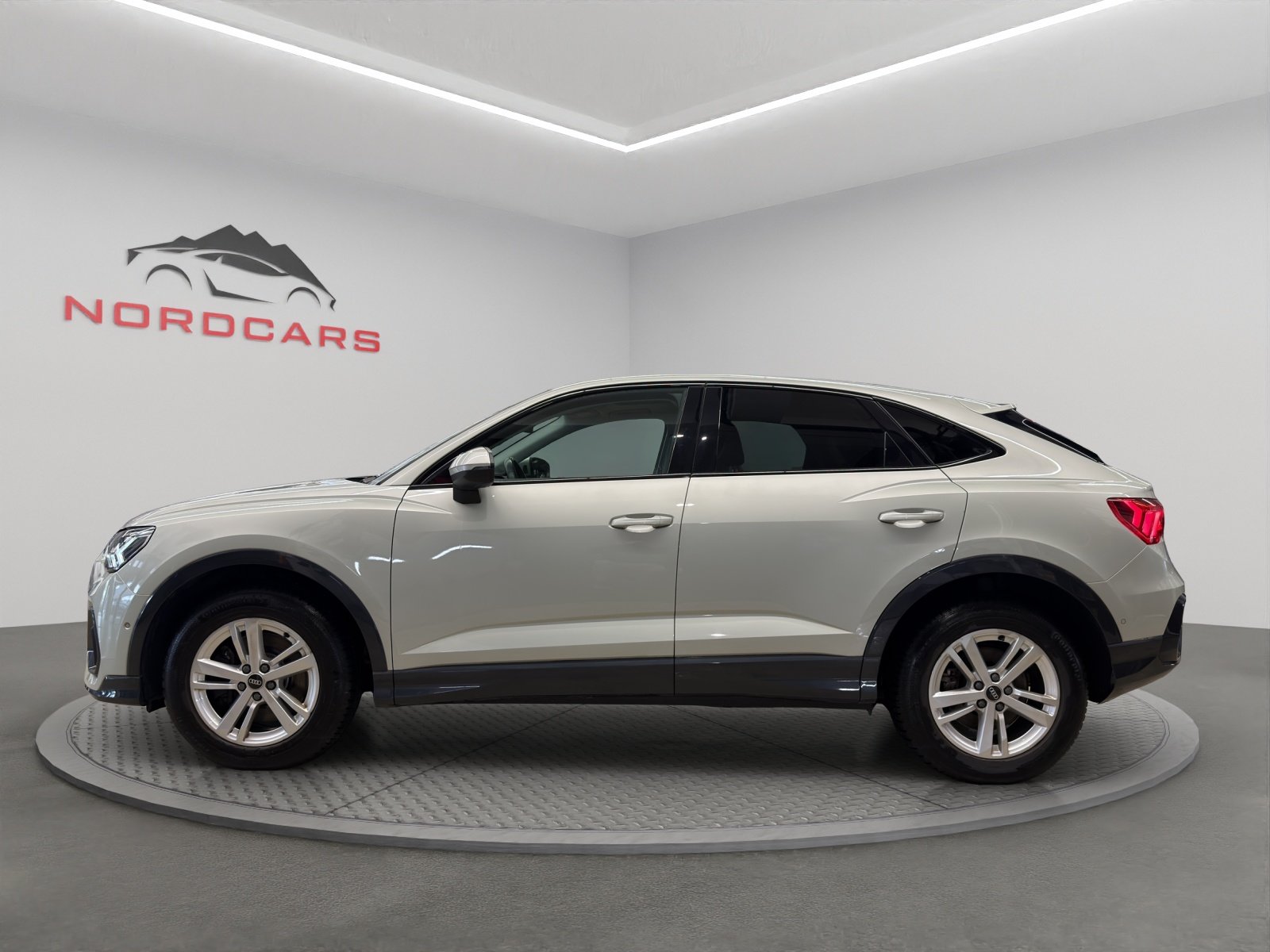 AUDI Q3 Sportback 40 TDI Attraction quattro S-tronic, Diesel, Occasion / Gebraucht, Automatik - 2
