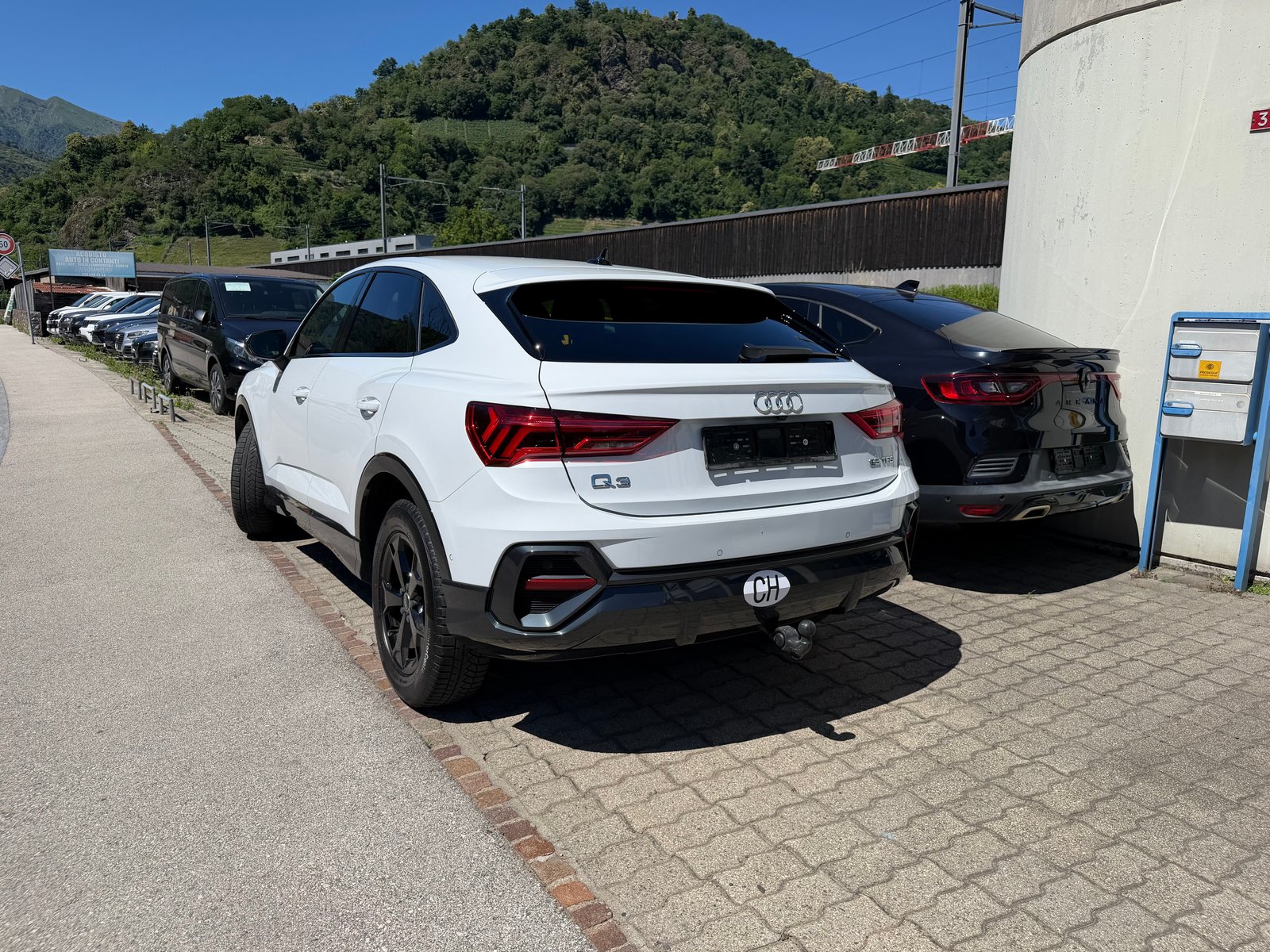 AUDI Q3 Sportback 35 TFSI S line Attraction S-tronic, Mild-Hybrid Benzin/Elektro, Occasion / Gebraucht, Automatik - 5