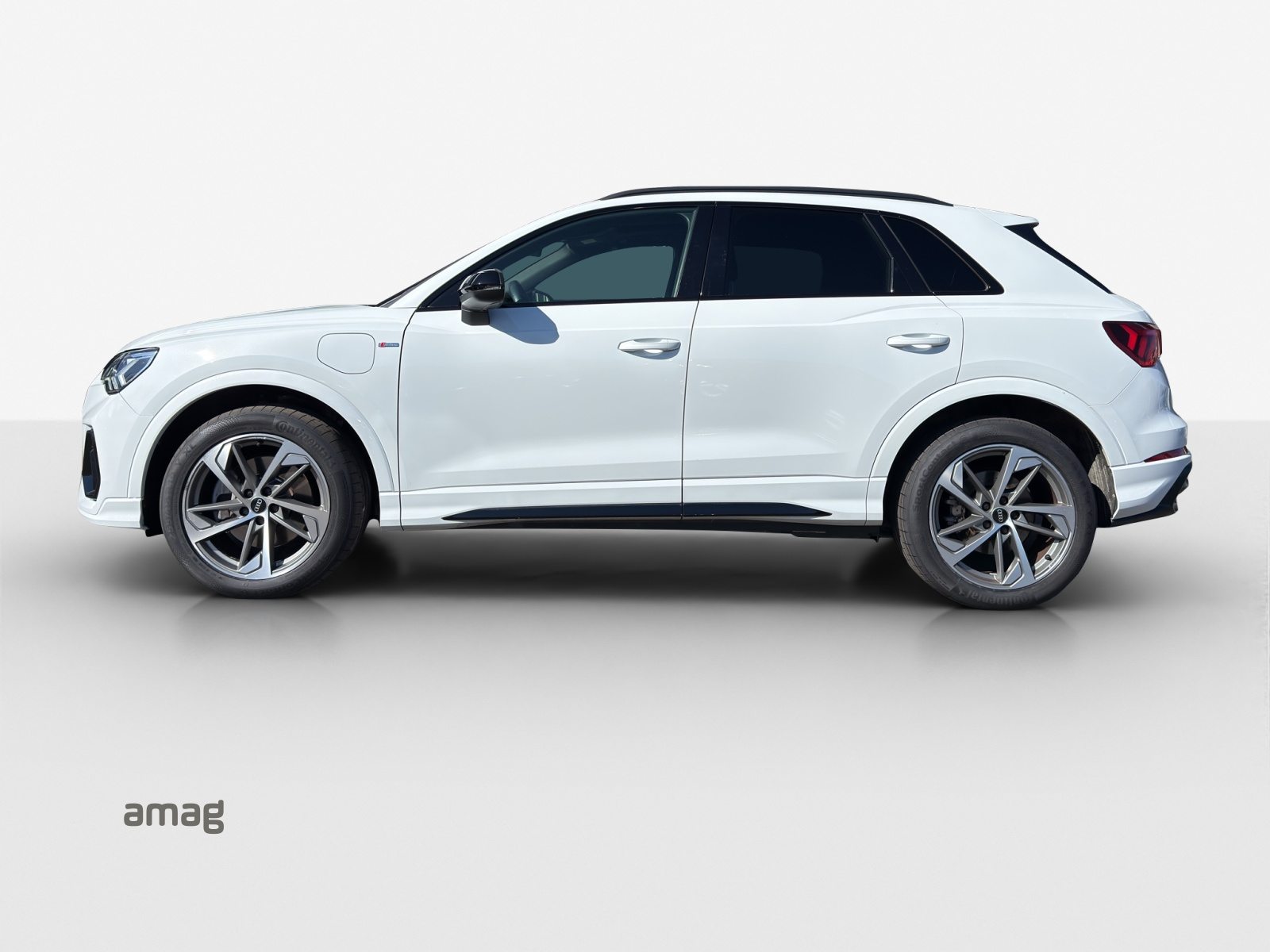AUDI Q3 45 TFSI e S line Attraction, Voll-Hybrid Benzin/Elektro, Occasion / Gebraucht, Automatik - 2