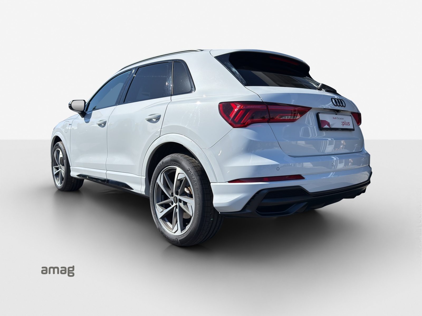 AUDI Q3 45 TFSI e S line Attraction, Voll-Hybrid Benzin/Elektro, Occasion / Gebraucht, Automatik - 3