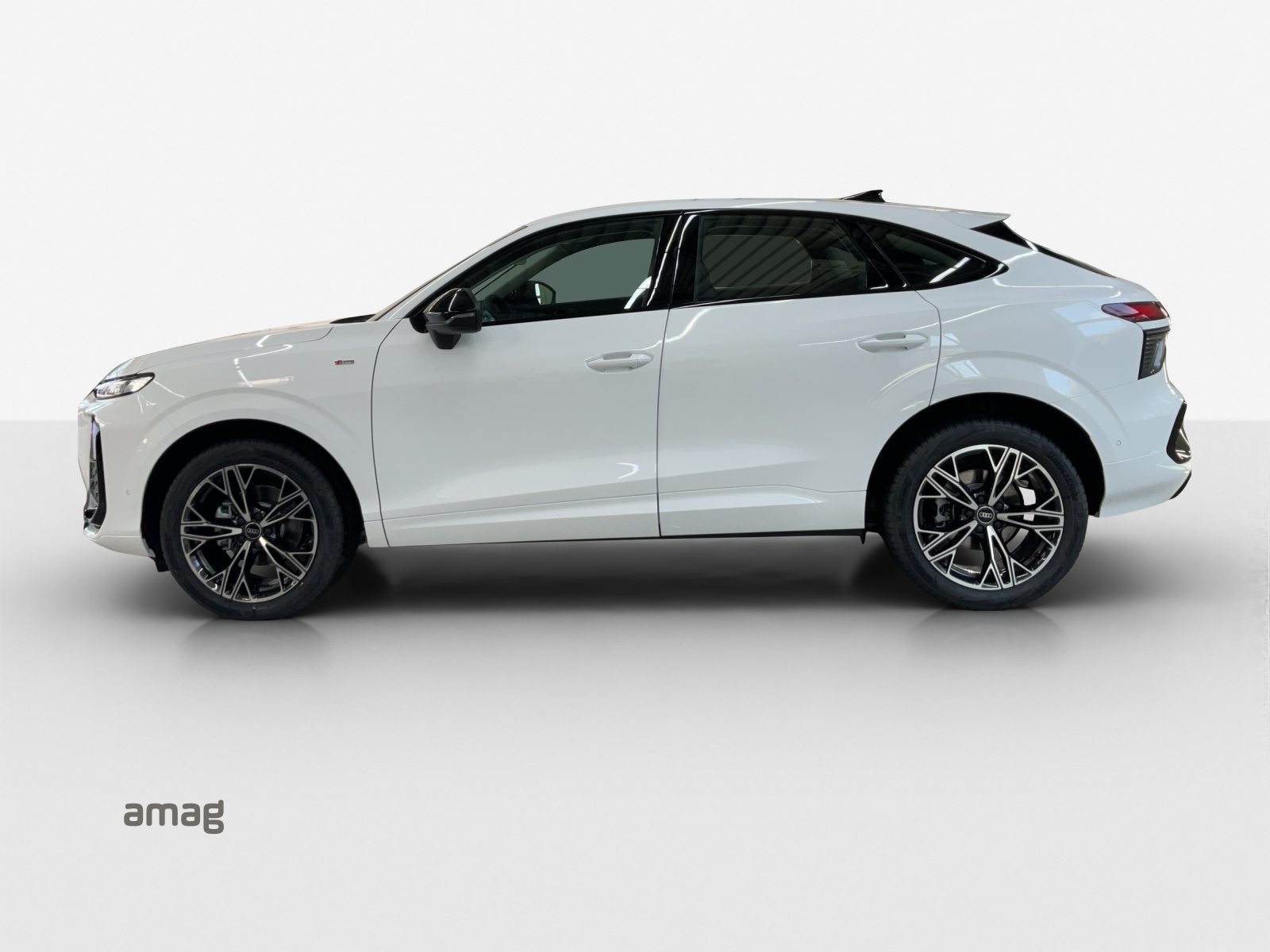 AUDI Q3 SB TFSI 110 kW, Benzina, Occasioni / Usate, Automatico - 2