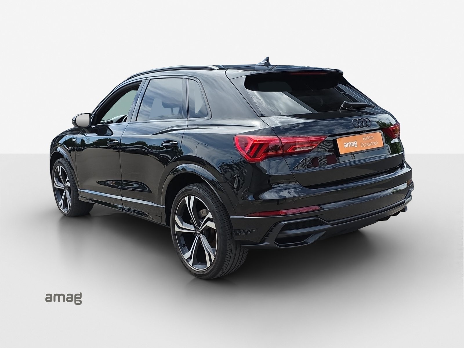 AUDI Q3 45 TFSI e S line Attraction, Full-Hybrid Petrol/Electric, Second hand / Used, Automatic - 3