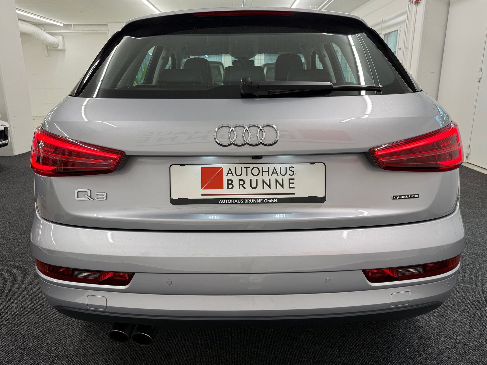 AUDI Q3 2.0 TFSI quattro S-tronic, Benzin, Occasion / Gebraucht, Automatik - 6