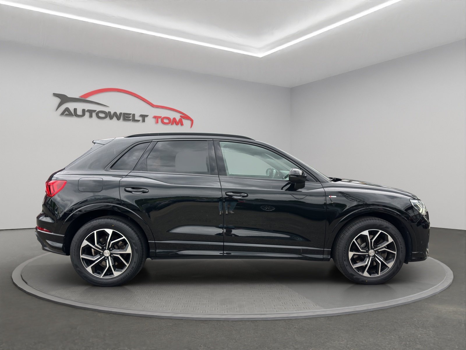 AUDI Q3 40 TDI S line Attraction quattro S-tronic, Diesel, Occasion / Gebraucht, Automatik - 6