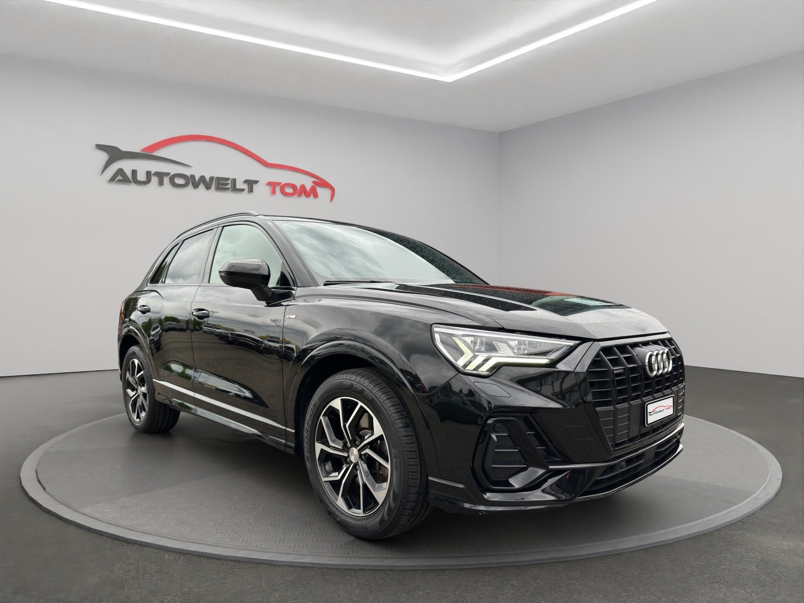 AUDI Q3 40 TDI S line Attraction quattro S-tronic, Diesel, Occasion / Gebraucht, Automatik - 7