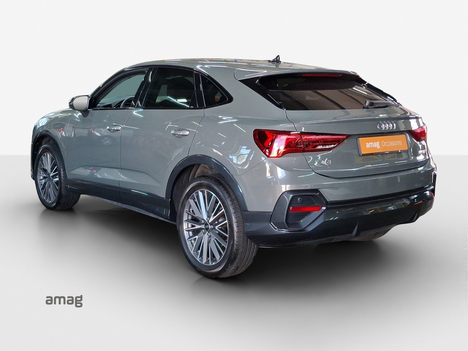 AUDI Q3 Sportback 35 TFSI Attraction, Benzin, Occasion / Gebraucht, Automatik - 3