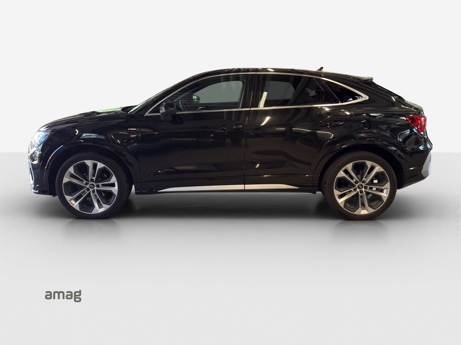AUDI Q3 Sportback 35 TFSI S line Attraction, Benzin, Occasion / Gebraucht, Automatik - 2