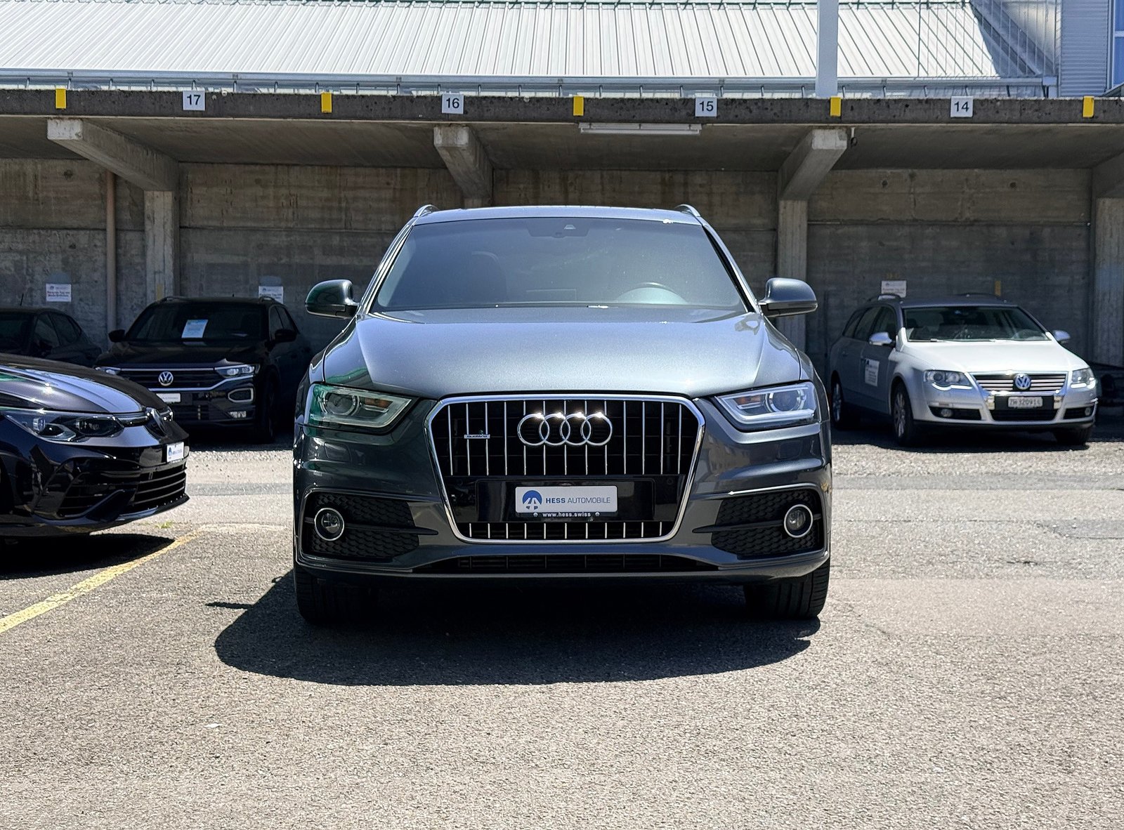 AUDI Q3 2.0 TFSI quattro S-tronic, Benzin, Occasion / Gebraucht, Automatik - 2