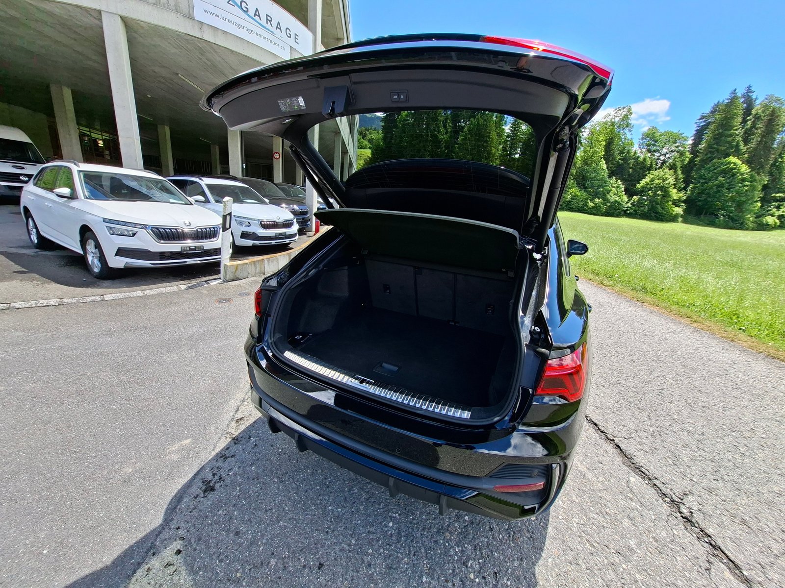 AUDI Q3 Sportback 40 TFSI S line quattro S-tronic *CH-Fahrze, Benzin, Occasion / Gebraucht, Automatik - 7