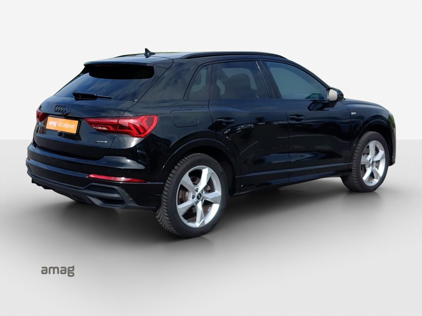 AUDI Q3 40 TDI S line, Diesel, Second hand / Used, Automatic - 5