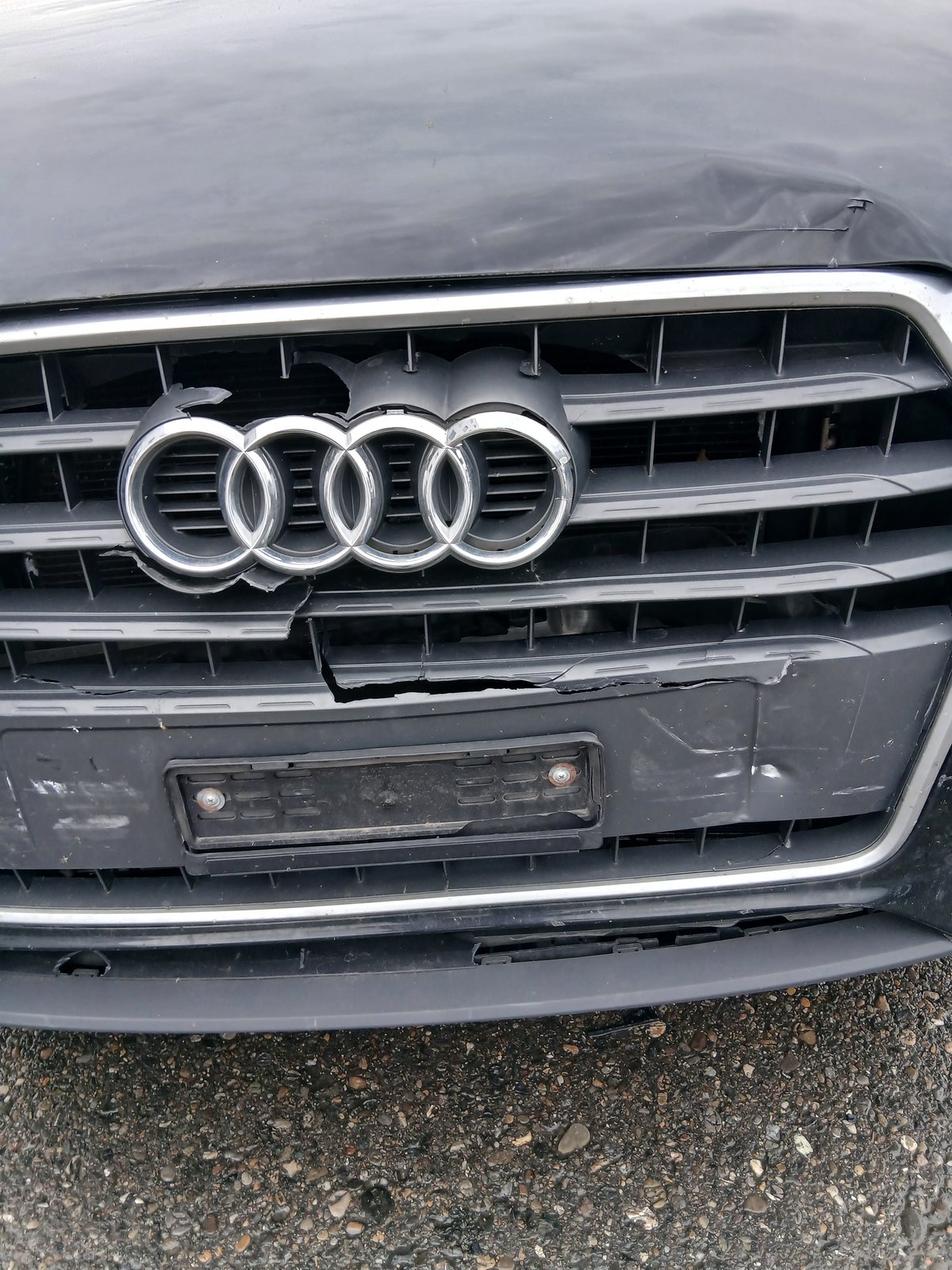 AUDI Q3 2.0 TDI design, Diesel, Occasion / Gebraucht, Handschaltung - 7