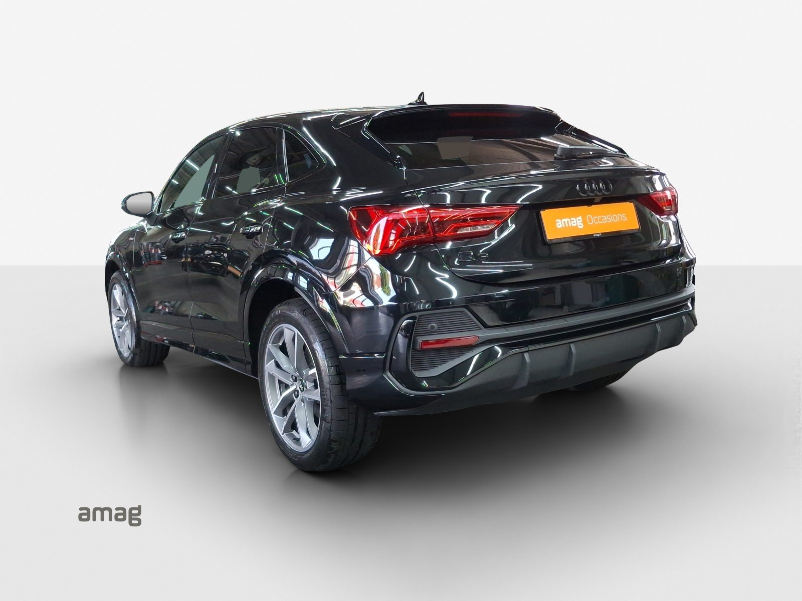 AUDI Q3 Sportback 35 TFSI S line Attraction, Petrol, Second hand / Used, Automatic - 3