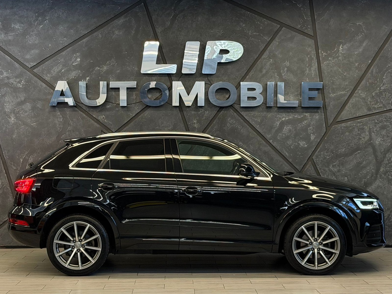 AUDI Q3 2.0 TDI design quattro S-tronic, Diesel, Occasion / Gebraucht, Automatik - 4