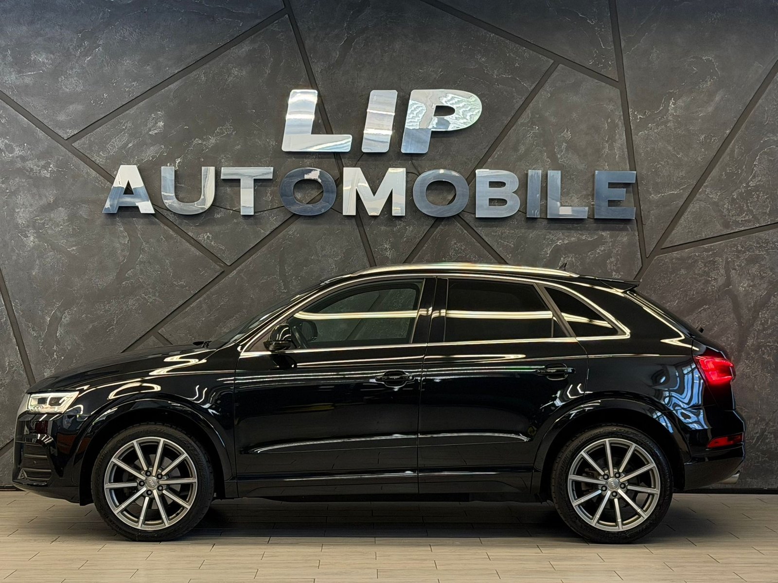 AUDI Q3 2.0 TDI design quattro S-tronic, Diesel, Occasion / Gebraucht, Automatik - 5