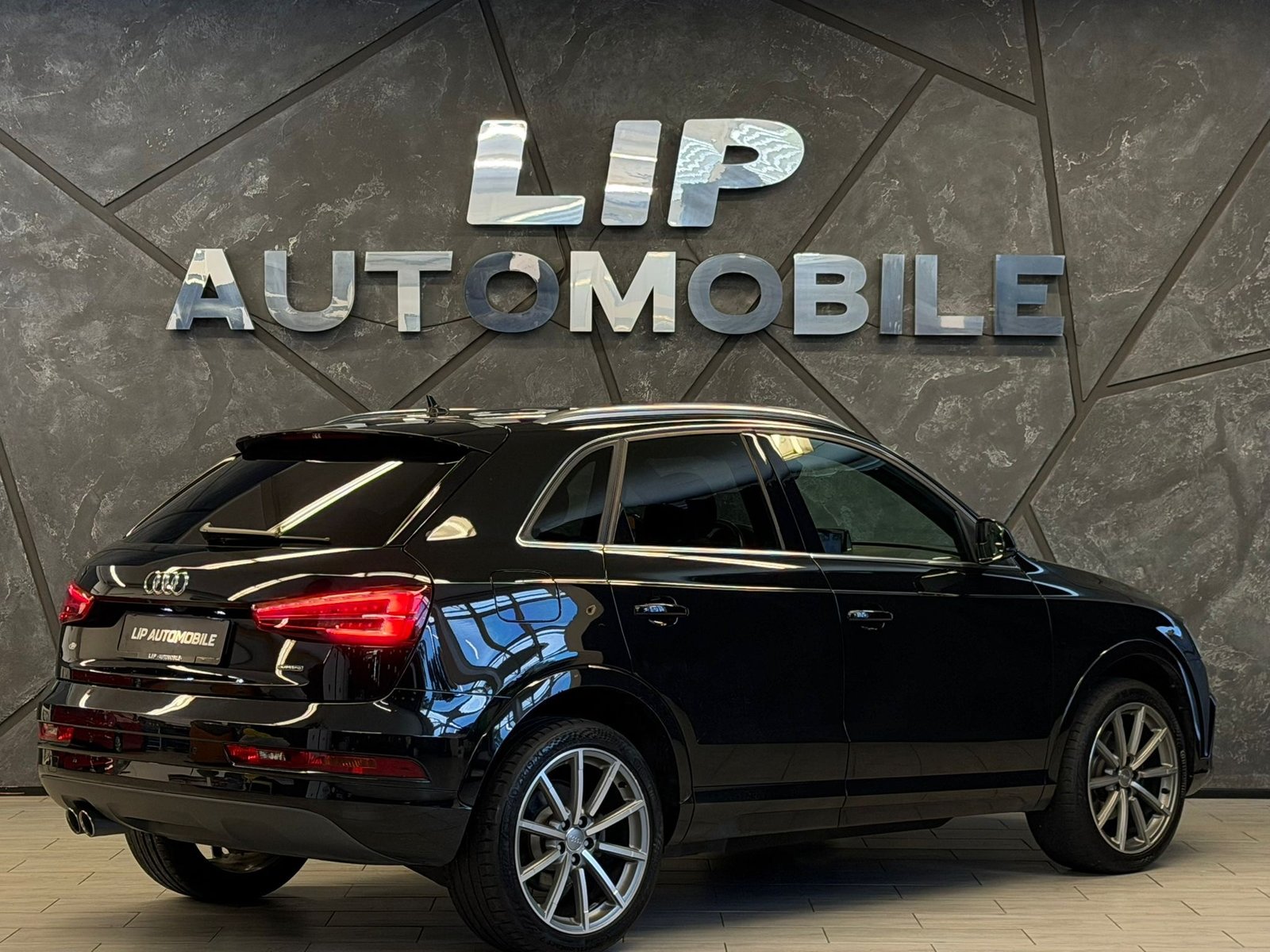 AUDI Q3 2.0 TDI design quattro S-tronic, Diesel, Occasion / Gebraucht, Automatik - 6