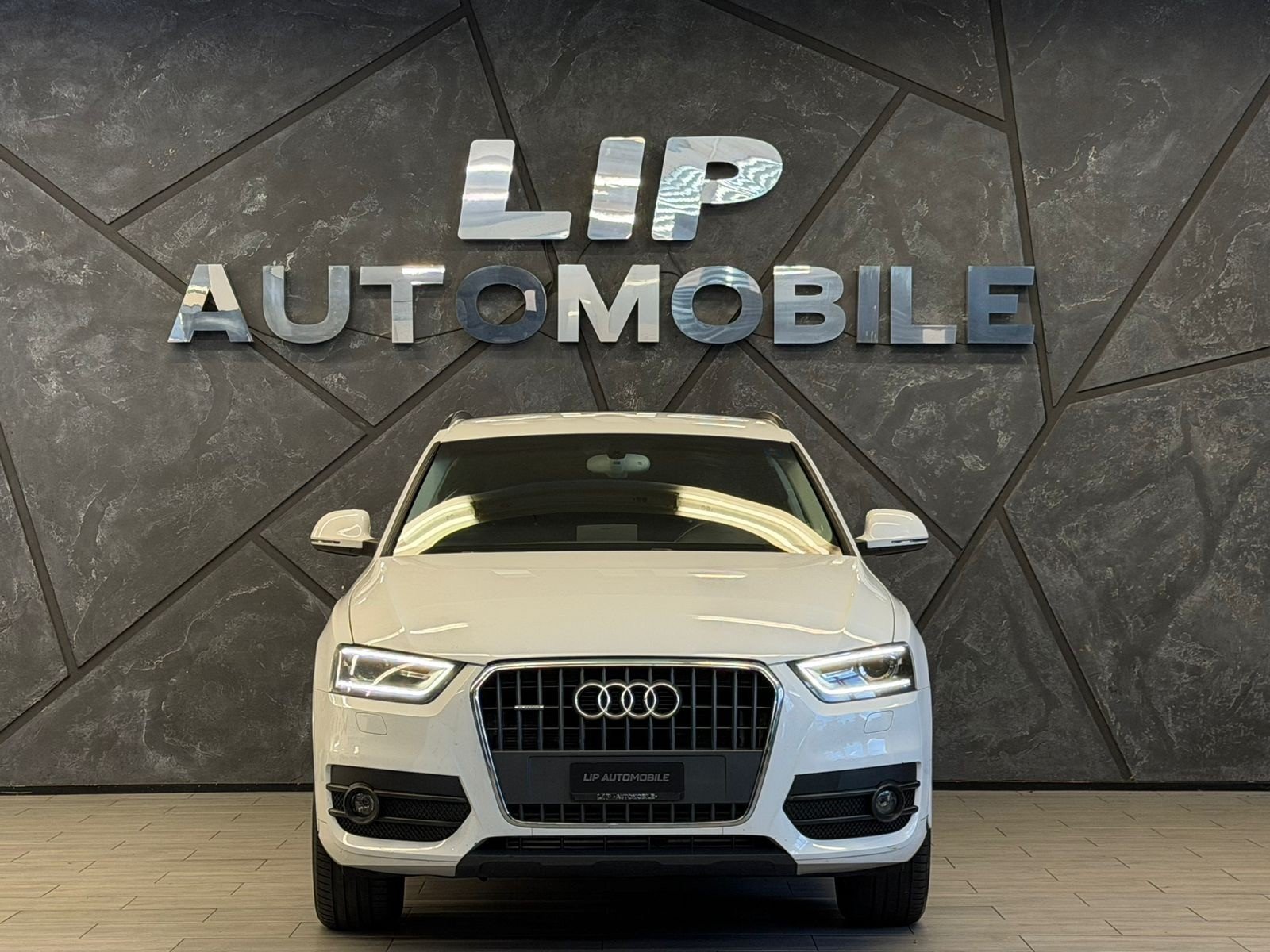 AUDI Q3 2.0 TFSI quattro, Essence, Occasion / Utilisé, Manuelle - 2