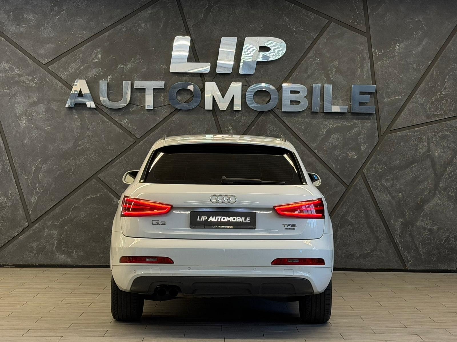 AUDI Q3 2.0 TFSI quattro, Essence, Occasion / Utilisé, Manuelle - 7