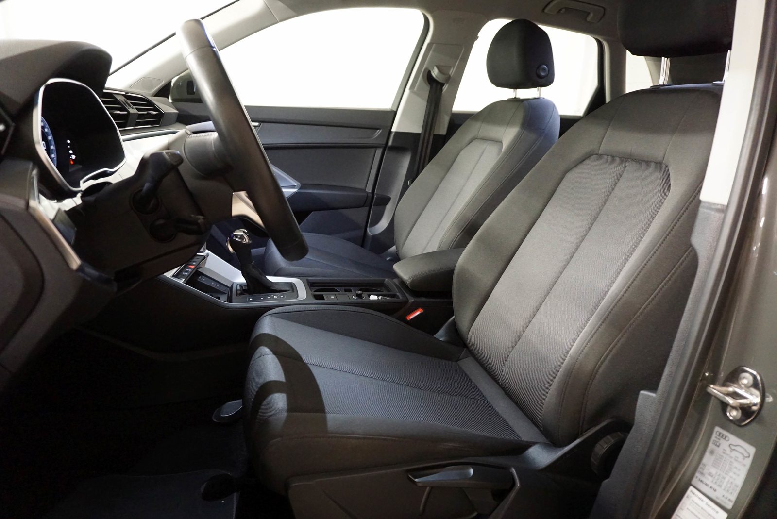 AUDI Q3 35 TDI advanced Attraction, Diesel, Occasion / Utilisé, Automatique - 7