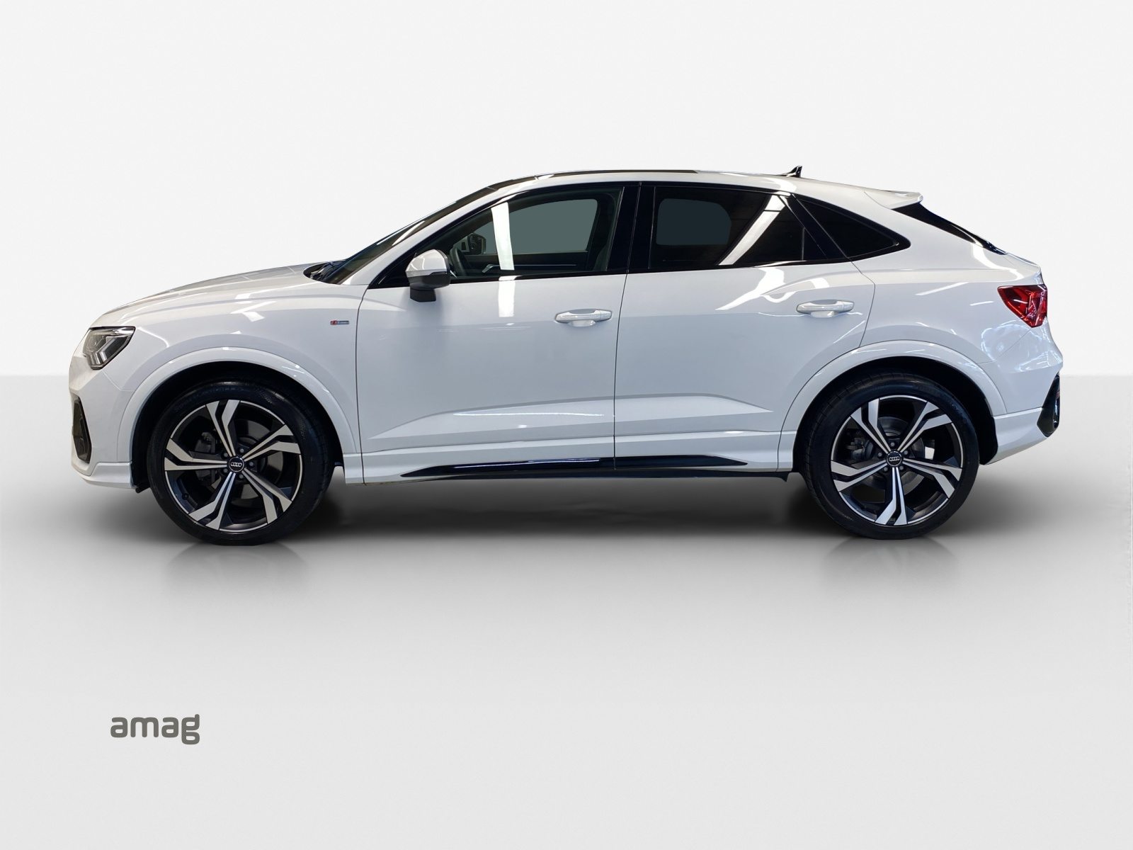AUDI Q3 Sportback 40 TFSI S line, Benzin, Occasion / Gebraucht, Automatik - 2
