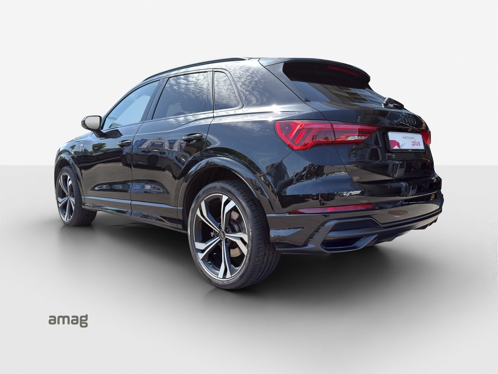 AUDI Q3 45 TFSI e S line Attraction, Voll-Hybrid Benzin/Elektro, Occasion / Gebraucht, Automatik - 3