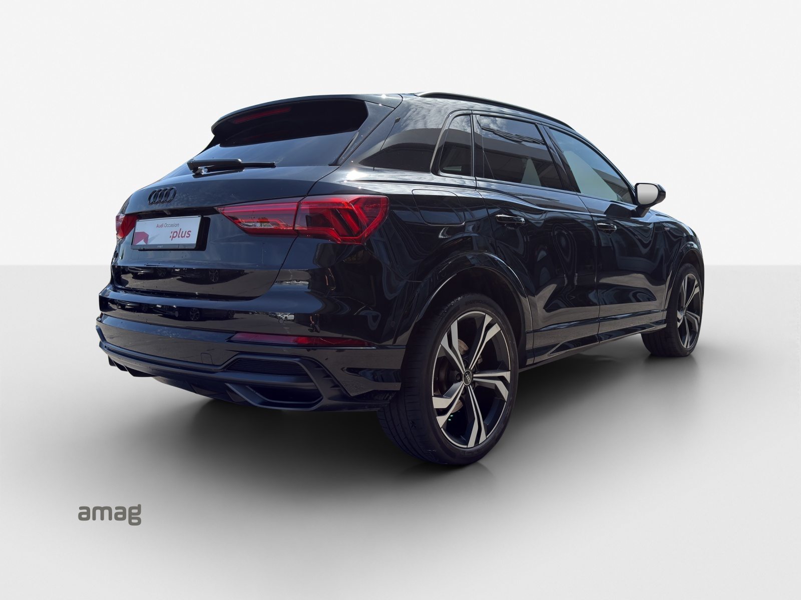 AUDI Q3 45 TFSI e S line Attraction, Voll-Hybrid Benzin/Elektro, Occasion / Gebraucht, Automatik - 6