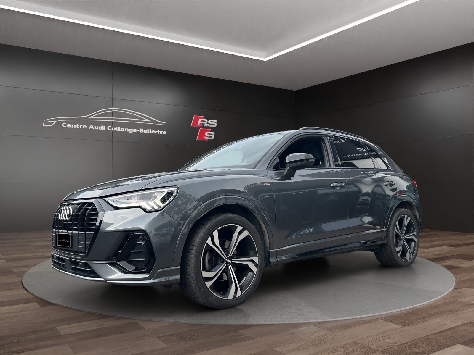 AUDI Q3 35 TFSI S line Attraction