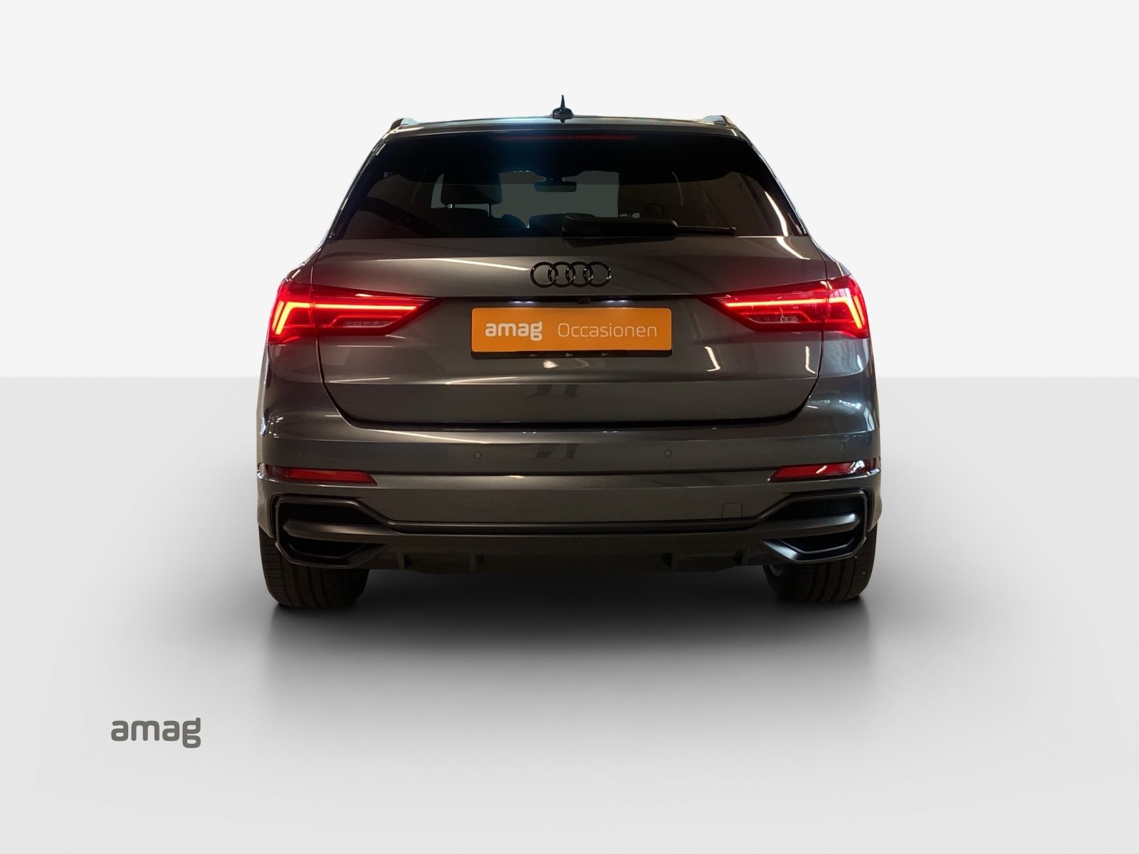AUDI Q3 35 TFSI S line Attraction, Petrol, Second hand / Used, Automatic - 4