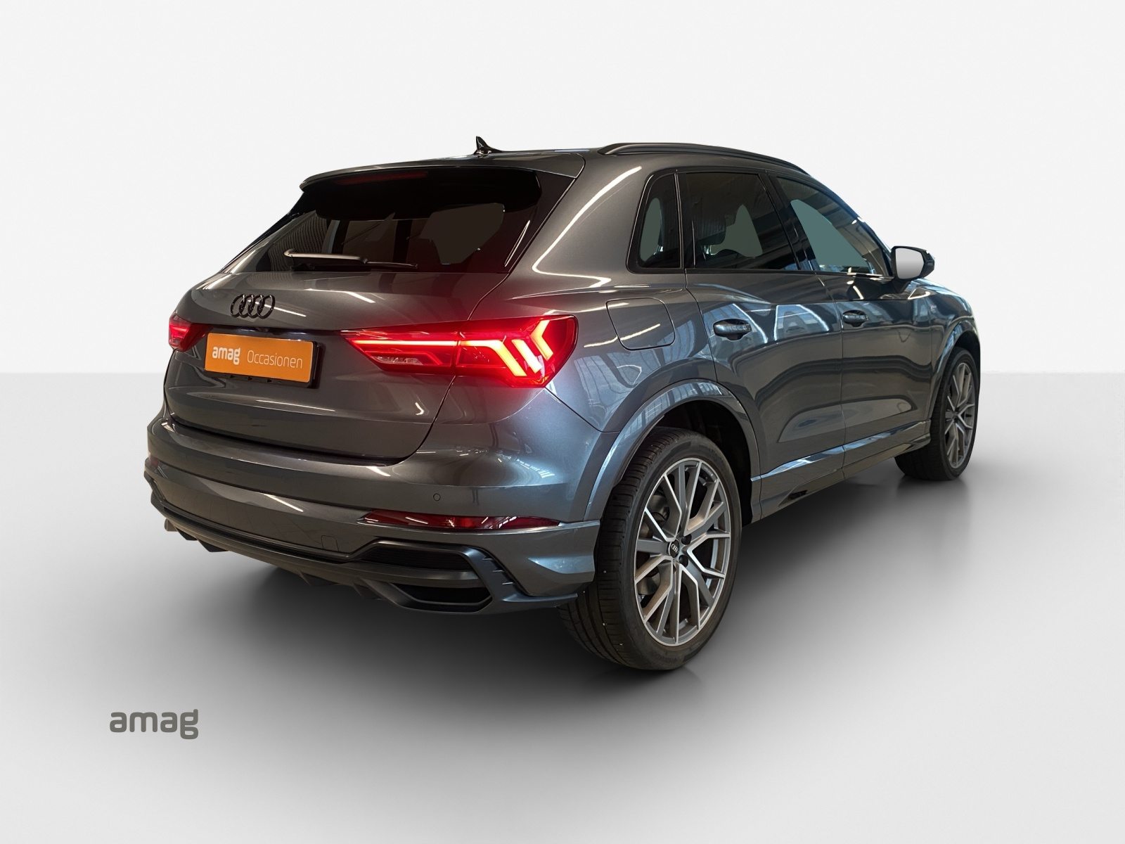 AUDI Q3 35 TFSI S line Attraction, Petrol, Second hand / Used, Automatic - 5