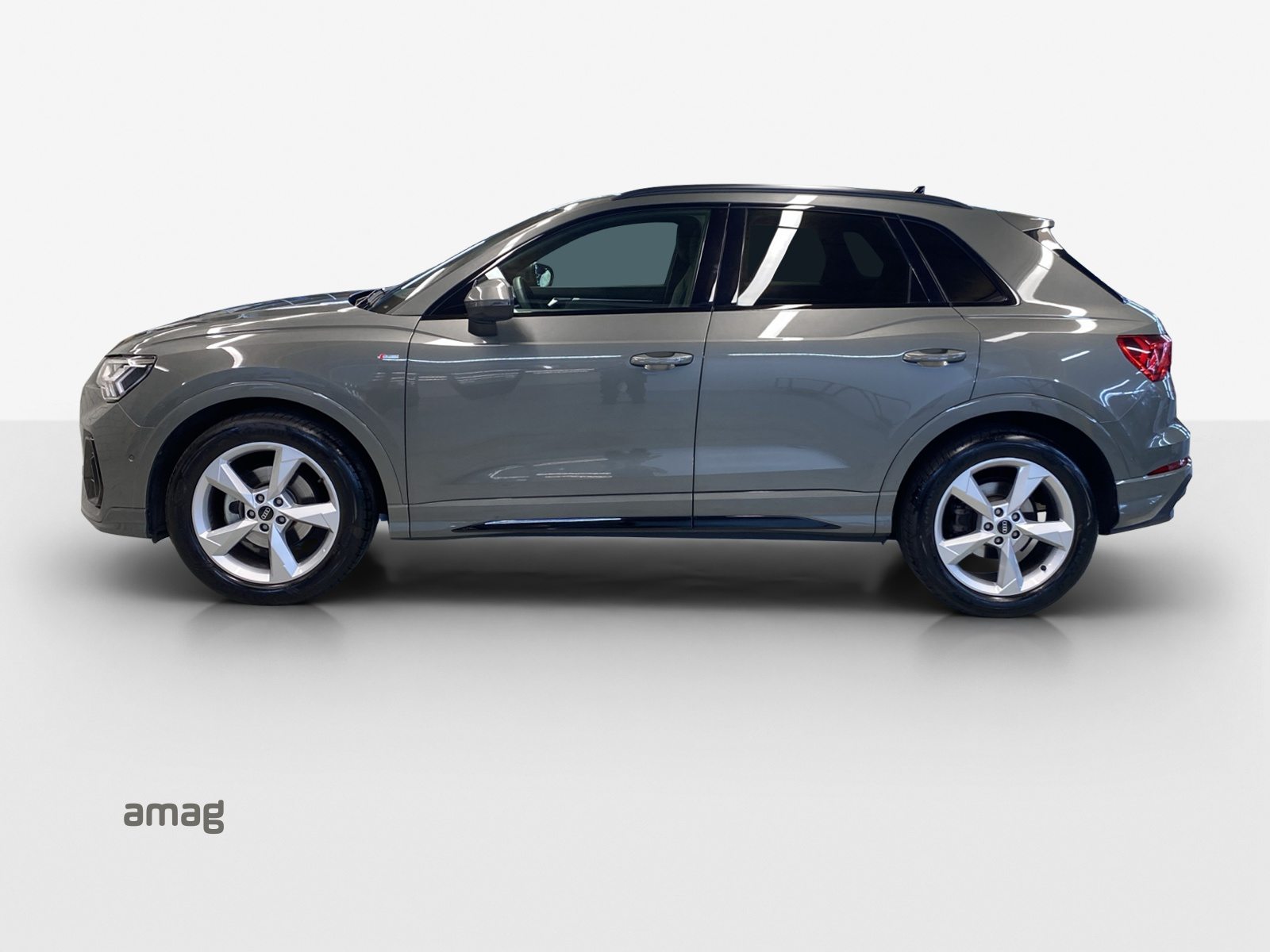 AUDI Q3 35 TFSI S line Attraction, Benzin, Occasion / Gebraucht, Automatik - 2