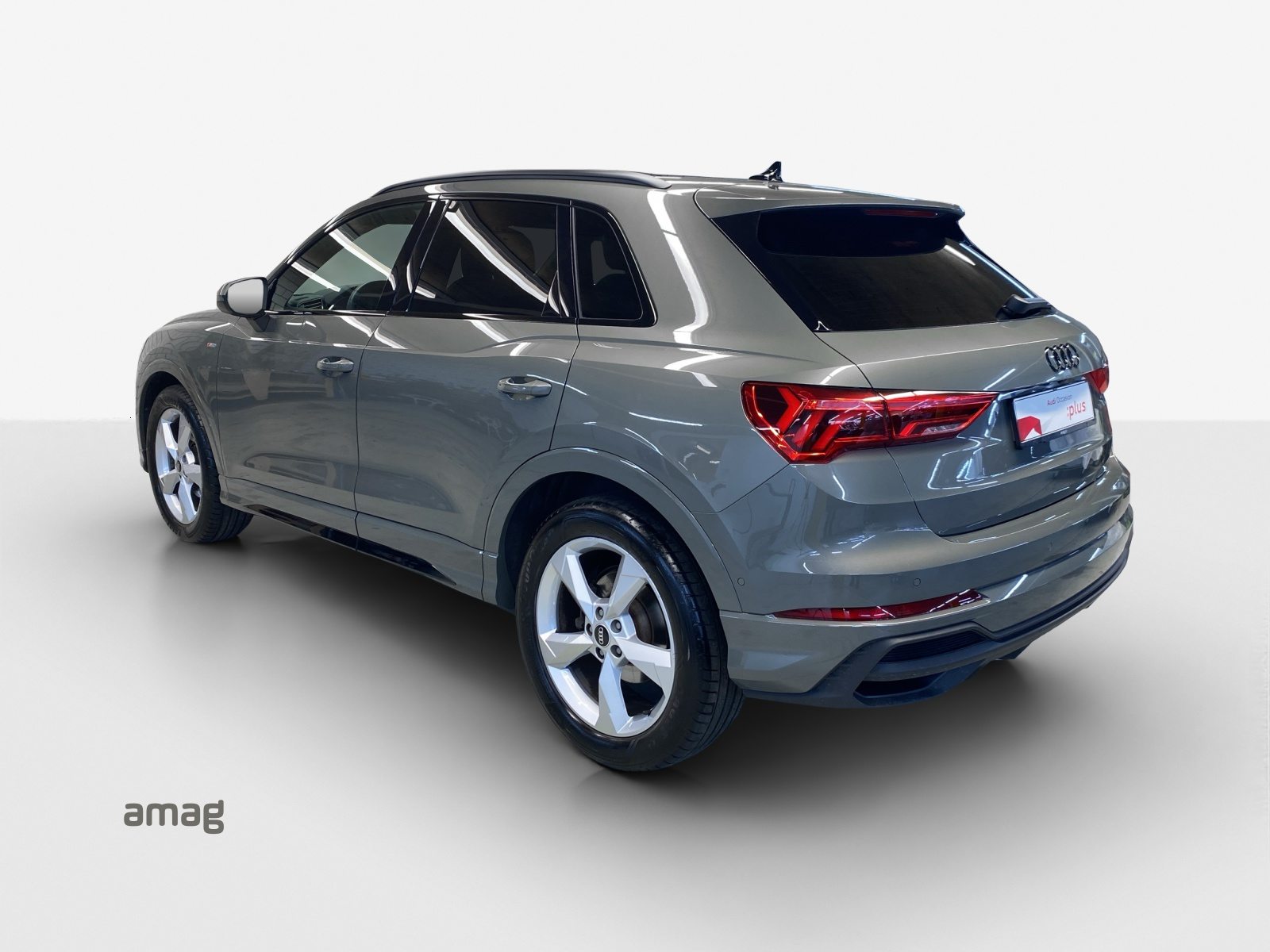 AUDI Q3 35 TFSI S line Attraction, Benzin, Occasion / Gebraucht, Automatik - 3