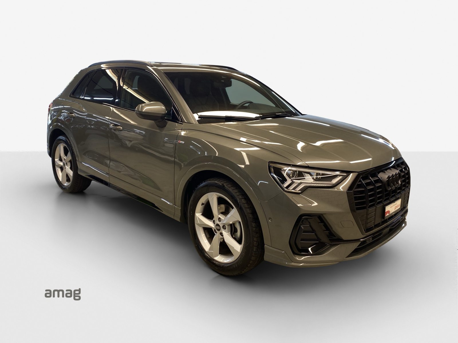 AUDI Q3 35 TFSI S line Attraction, Benzin, Occasion / Gebraucht, Automatik - 6