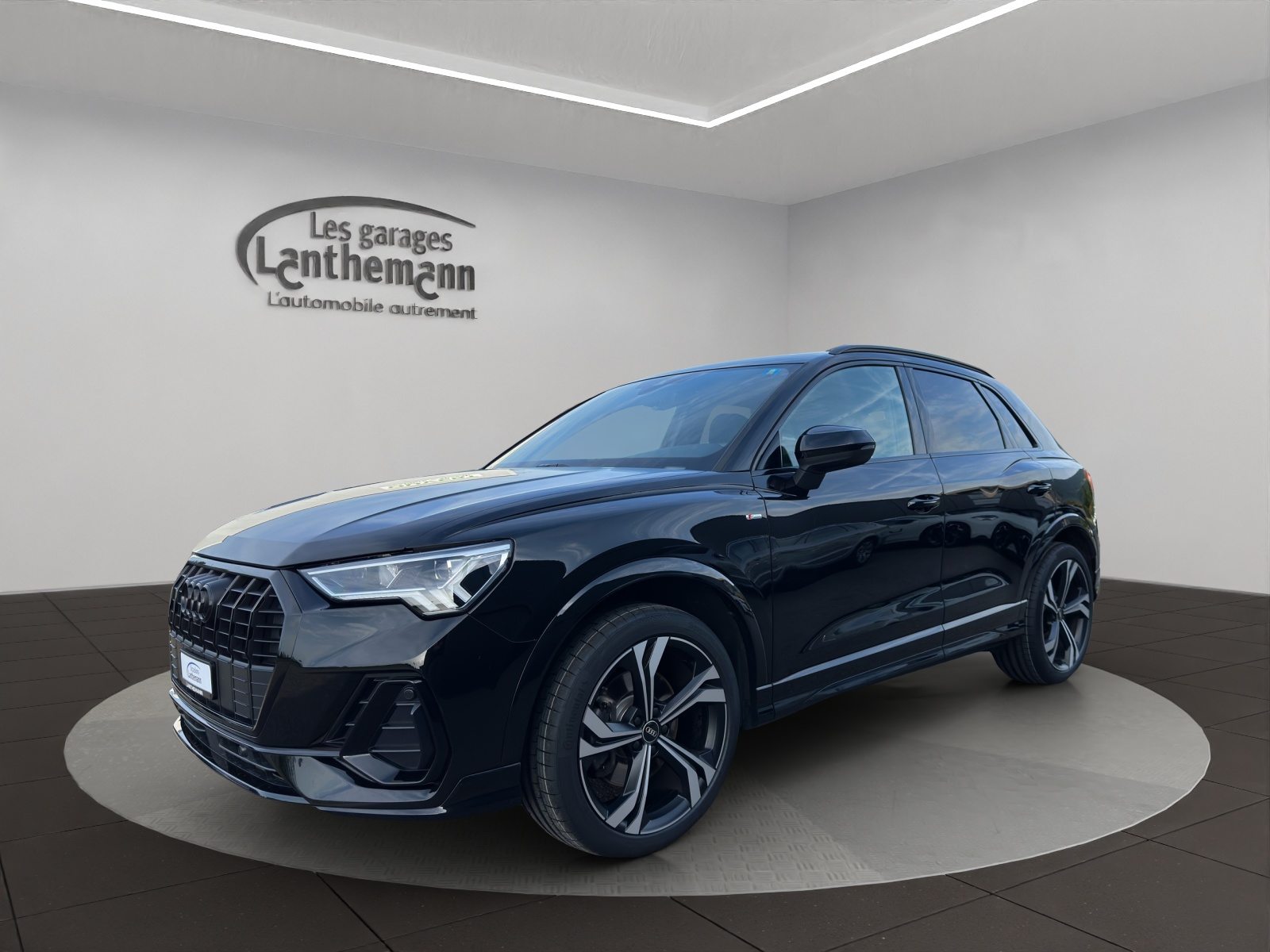 AUDI Q3 45 TFSI S line