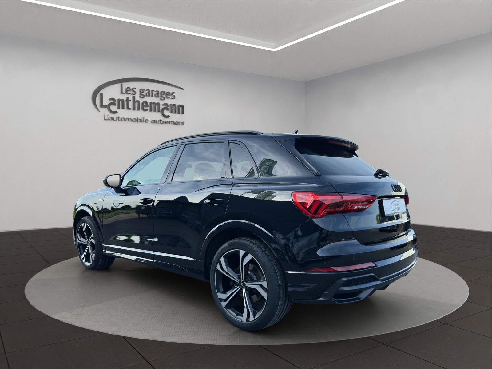 AUDI Q3 45 TFSI S line, Benzin, Occasion / Gebraucht, Automatik - 3