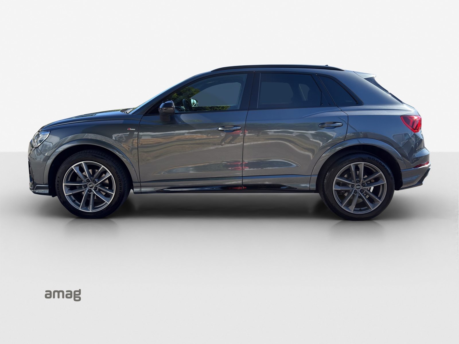 AUDI Q3 35 TFSI S line Attraction, Benzin, Occasion / Gebraucht, Automatik - 2