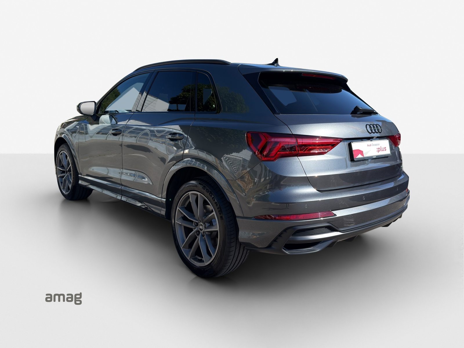 AUDI Q3 35 TFSI S line Attraction, Benzin, Occasion / Gebraucht, Automatik - 3