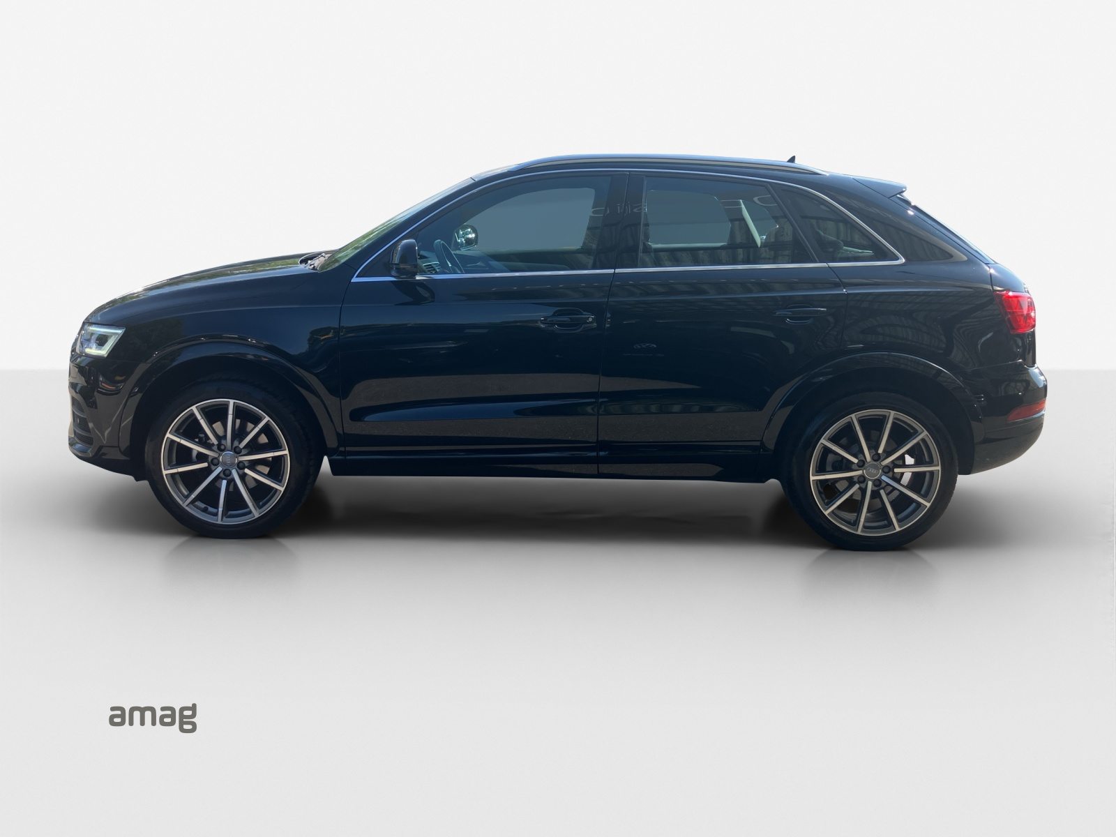 AUDI Q3 sport, Benzin, Occasion / Gebraucht, Automatik - 2