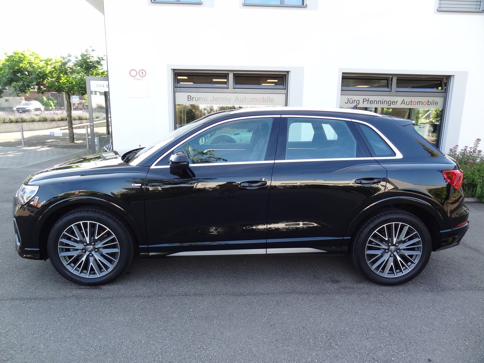 AUDI Q3 45 TFSI S line quattro S-tronic, Benzin, Occasion / Gebraucht, Automatik - 2
