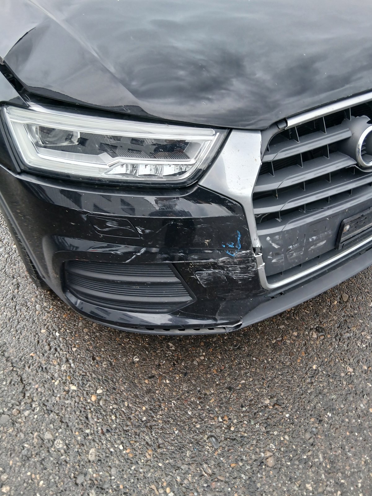 AUDI Q3 2.0 TDI design, Diesel, Occasion / Gebraucht, Handschaltung - 7