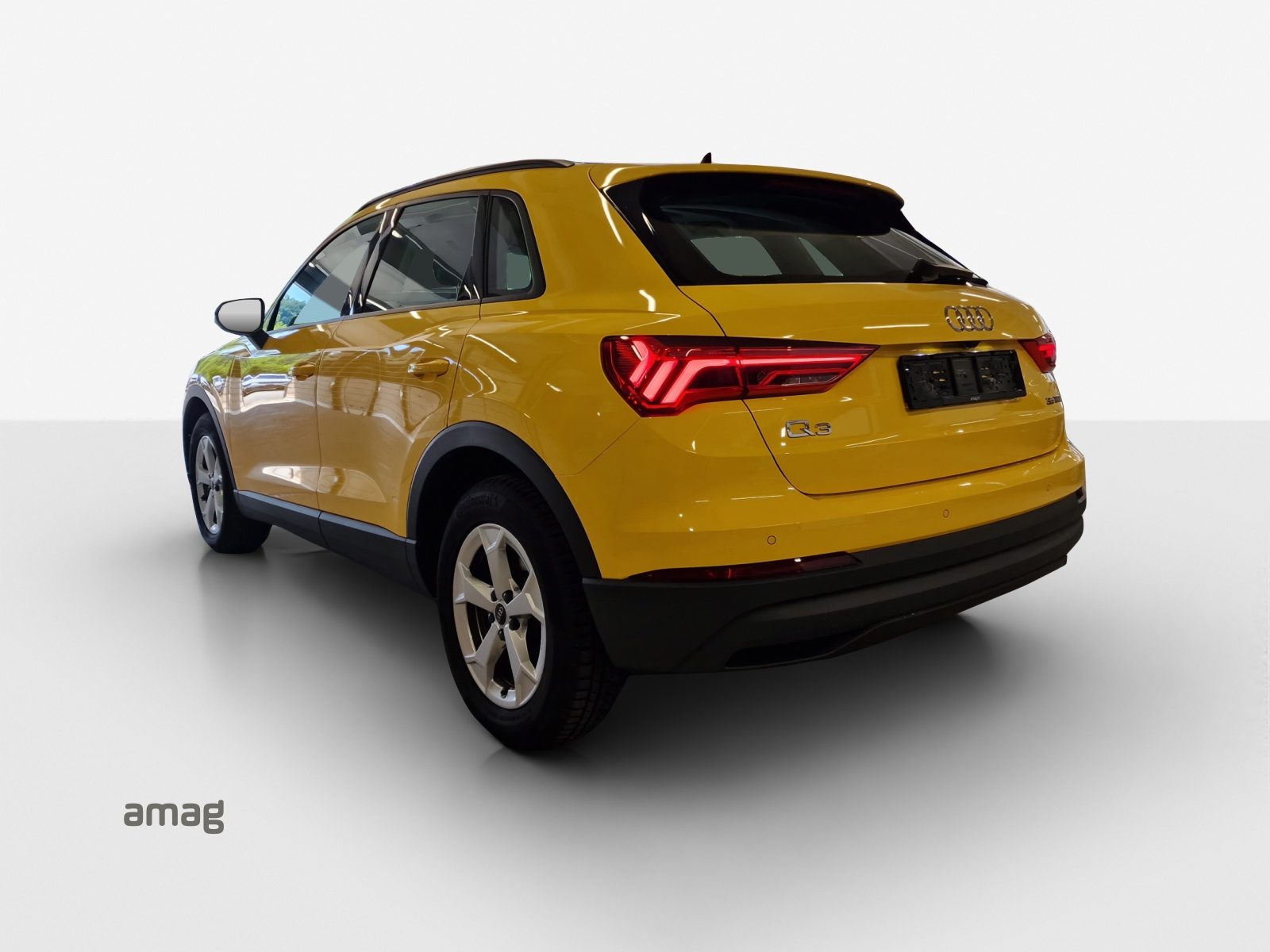 AUDI Q3 35 TFSI Attraction, Benzin, Occasion / Gebraucht, Automatik - 3
