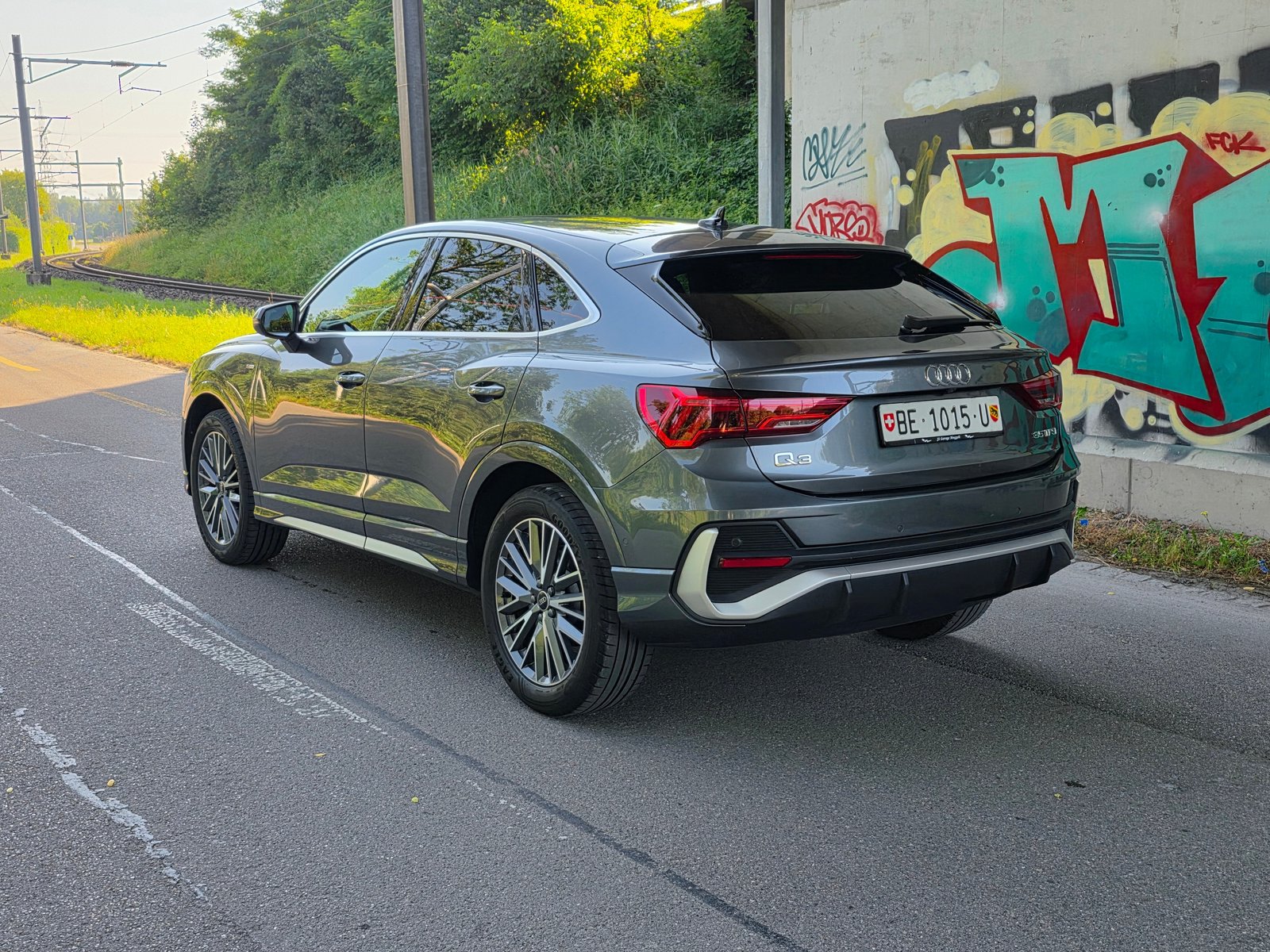 AUDI Q3 Sportback 35 TFSI S line Attraction S-tronic, Mild-Hybrid Benzin/Elektro, Occasion / Gebraucht, Automatik - 2