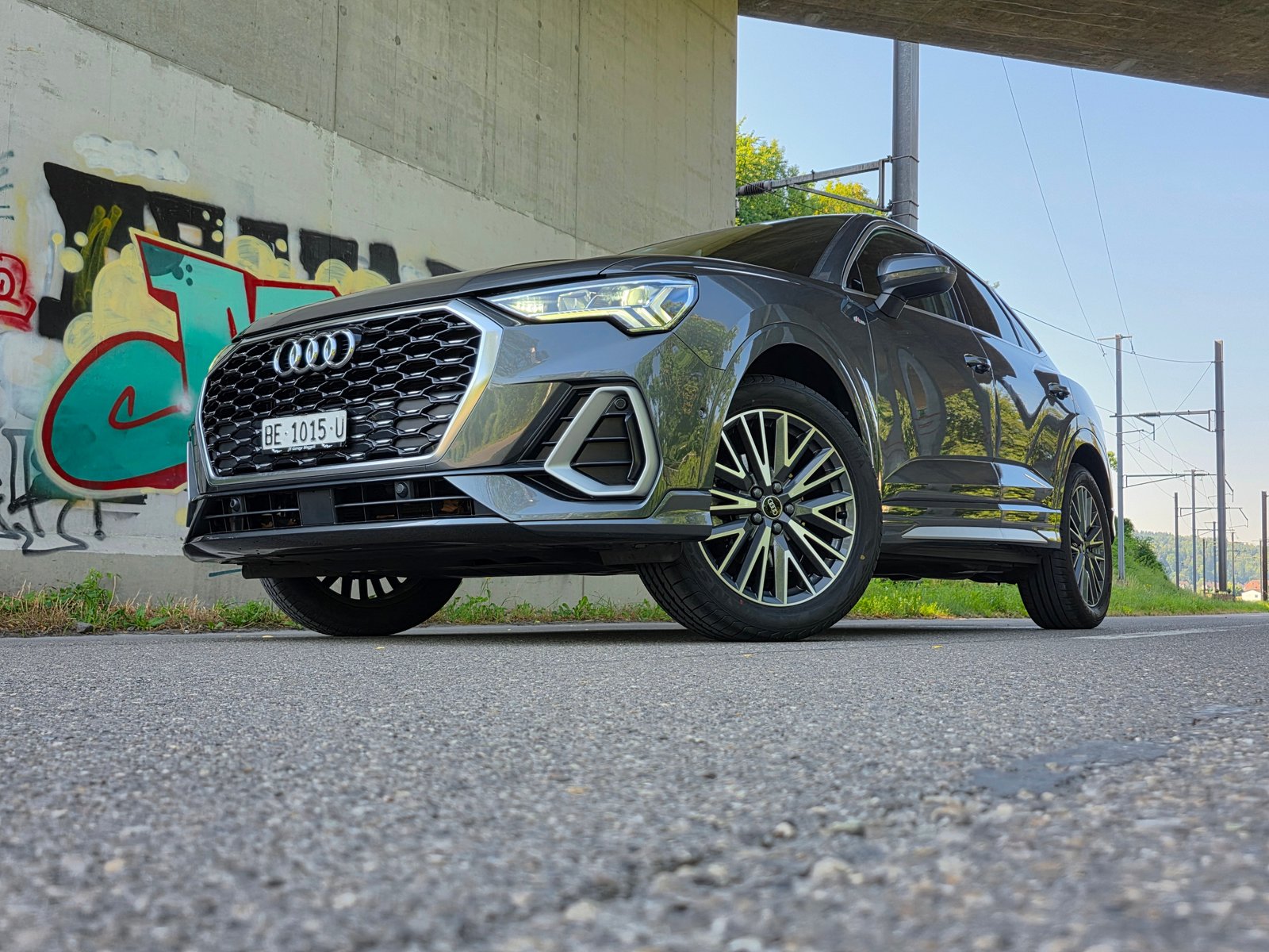 AUDI Q3 Sportback 35 TFSI S line Attraction S-tronic, Mild-Hybrid Benzin/Elektro, Occasion / Gebraucht, Automatik - 7