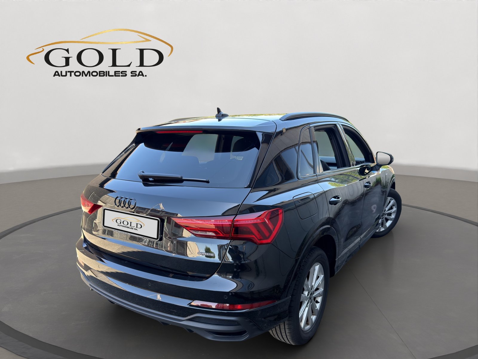 AUDI Q3 40 TDI S line quattro S-tronic, Diesel, Second hand / Used, Automatic - 2