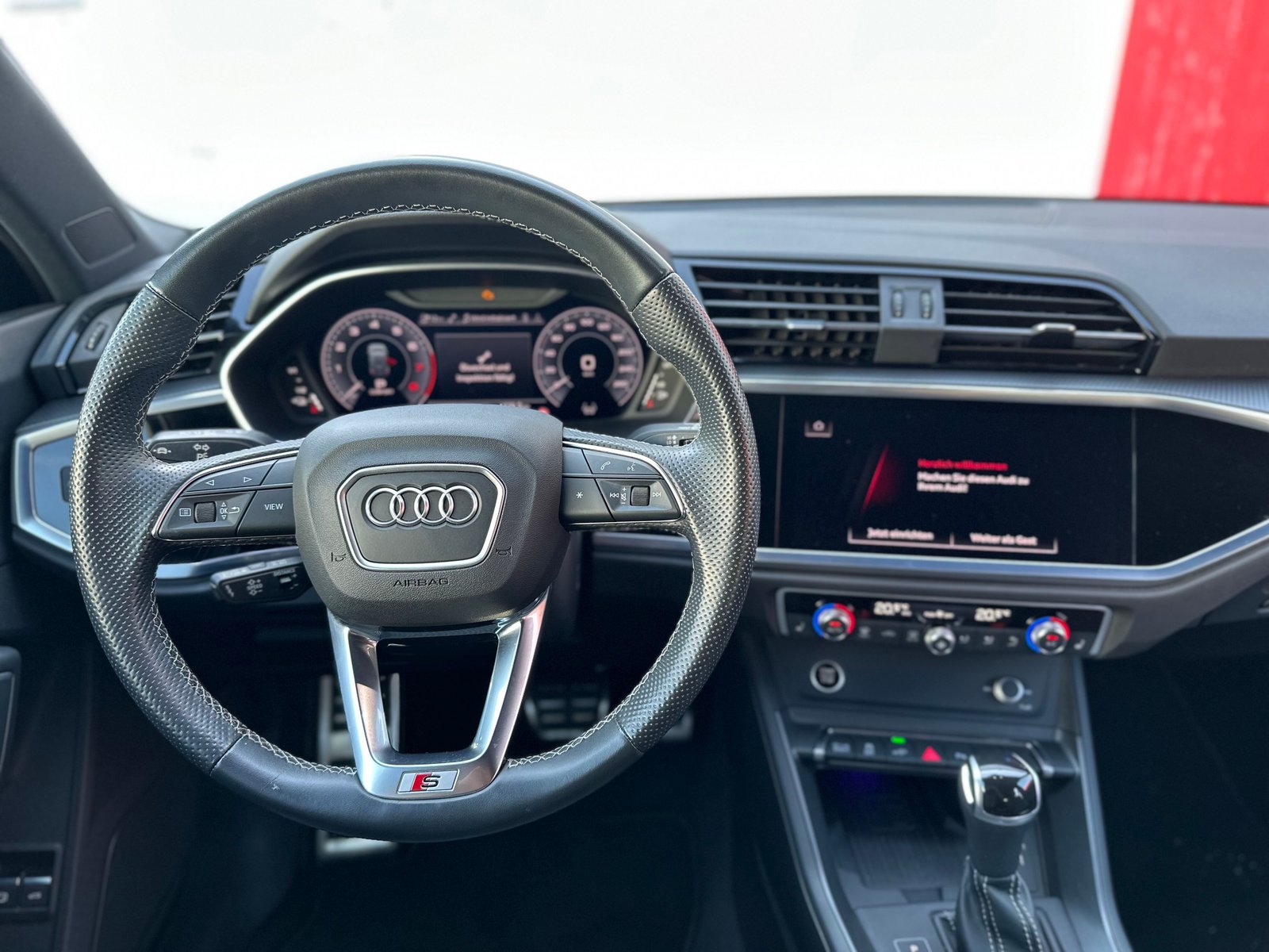 AUDI Q3 45 TFSI e S line S-tronic, Plug-in-Hybrid Petrol/Electric, Second hand / Used, Automatic - 7
