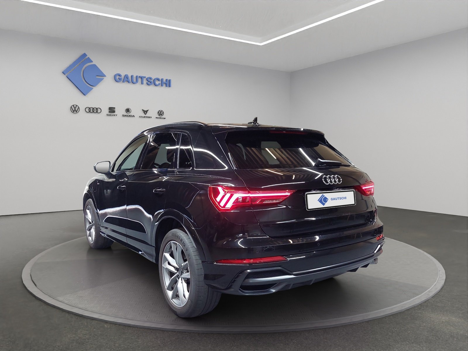 AUDI Q3 45 TFSI e S line S-tronic, Plug-in-Hybrid Petrol/Electric, Second hand / Used, Automatic - 3