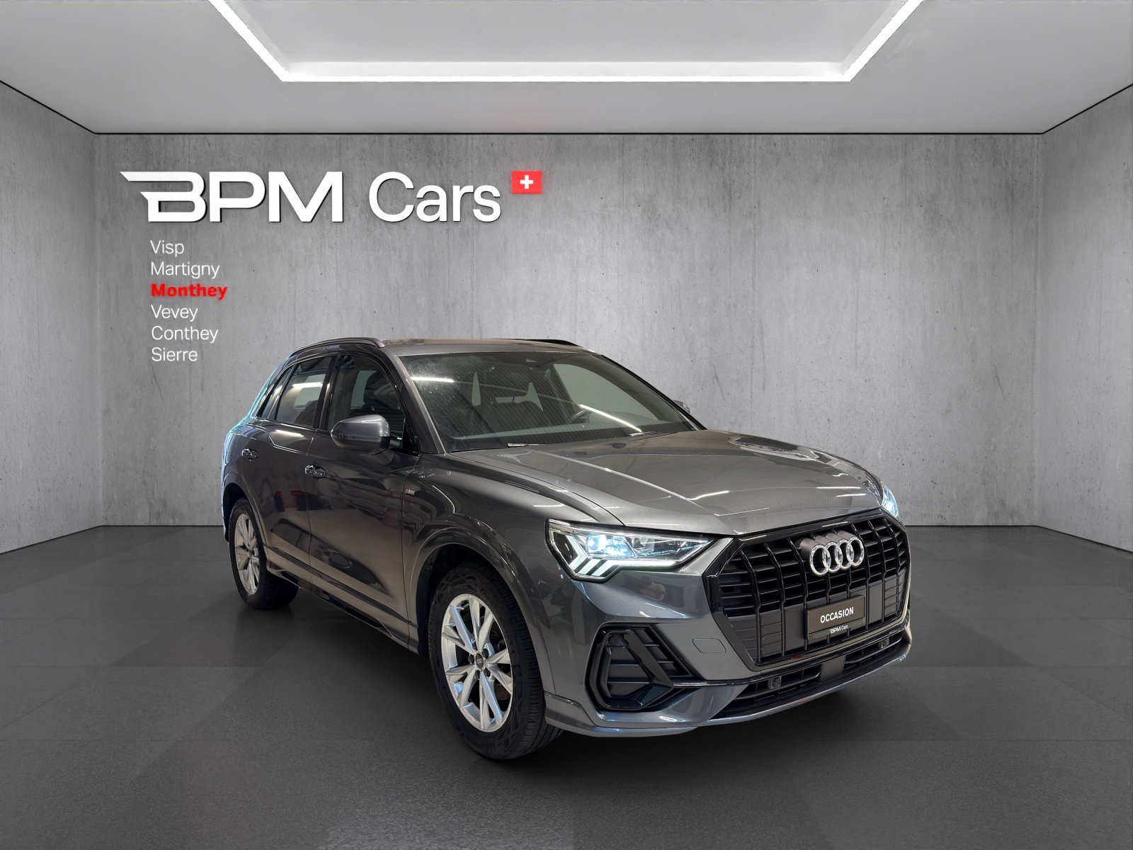 AUDI Q3 35 TFSI S line S-tronic, Petrol, Second hand / Used, Automatic - 3