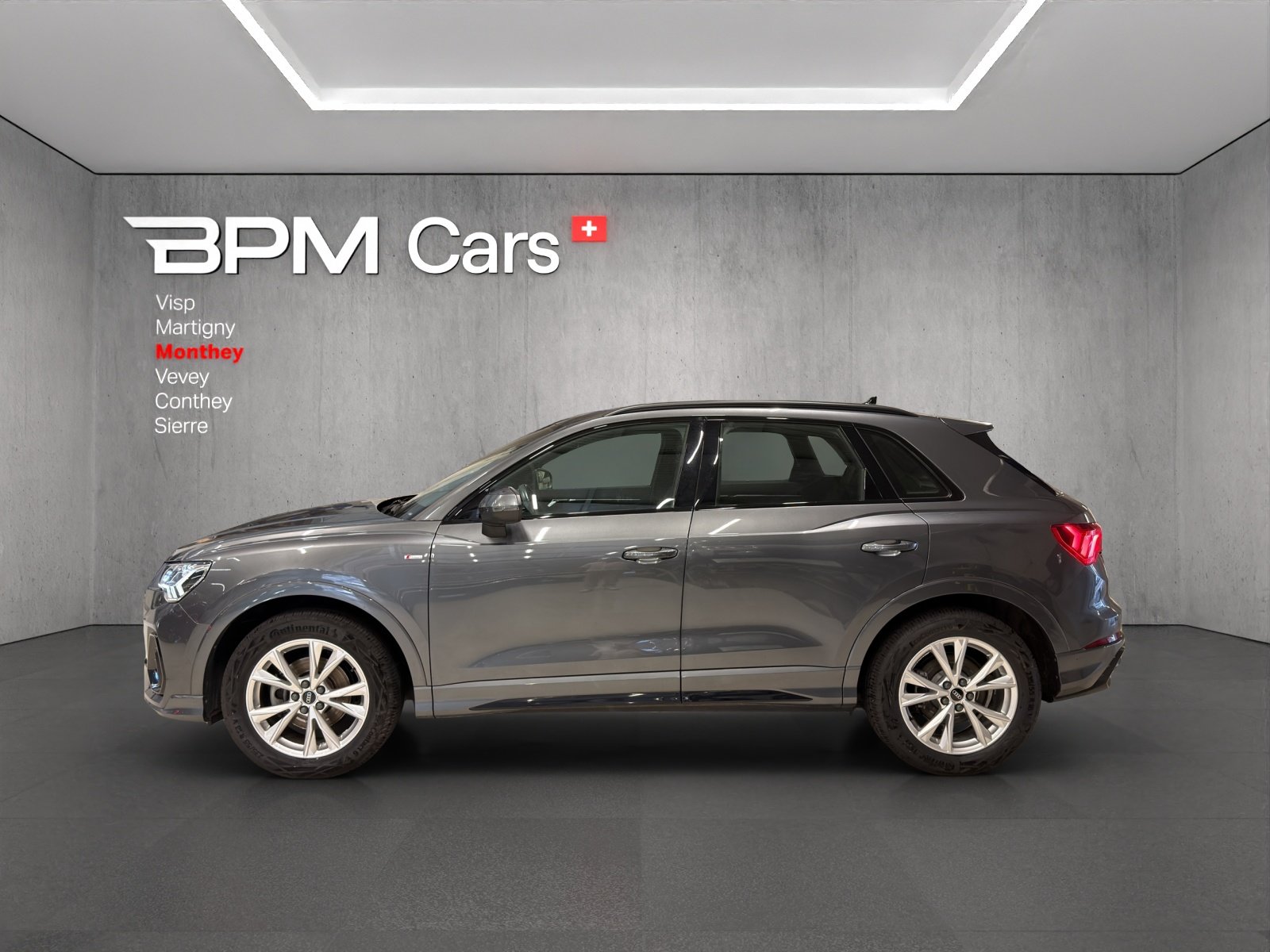 AUDI Q3 35 TFSI S line S-tronic, Petrol, Second hand / Used, Automatic - 7