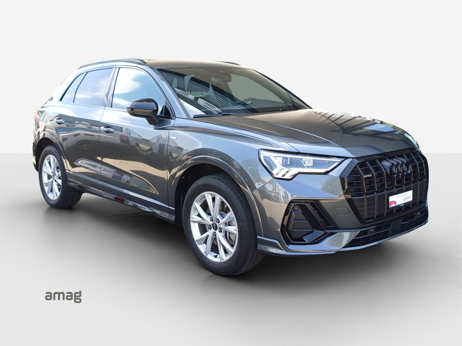 AUDI Q3 40 TFSI S line, Benzin, Occasion / Gebraucht, Automatik - 6