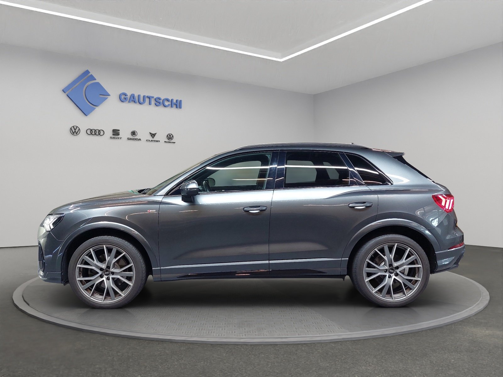 AUDI Q3 40 TFSI S line quattro S-tronic, Essence, Occasion / Utilisé, Automatique - 2