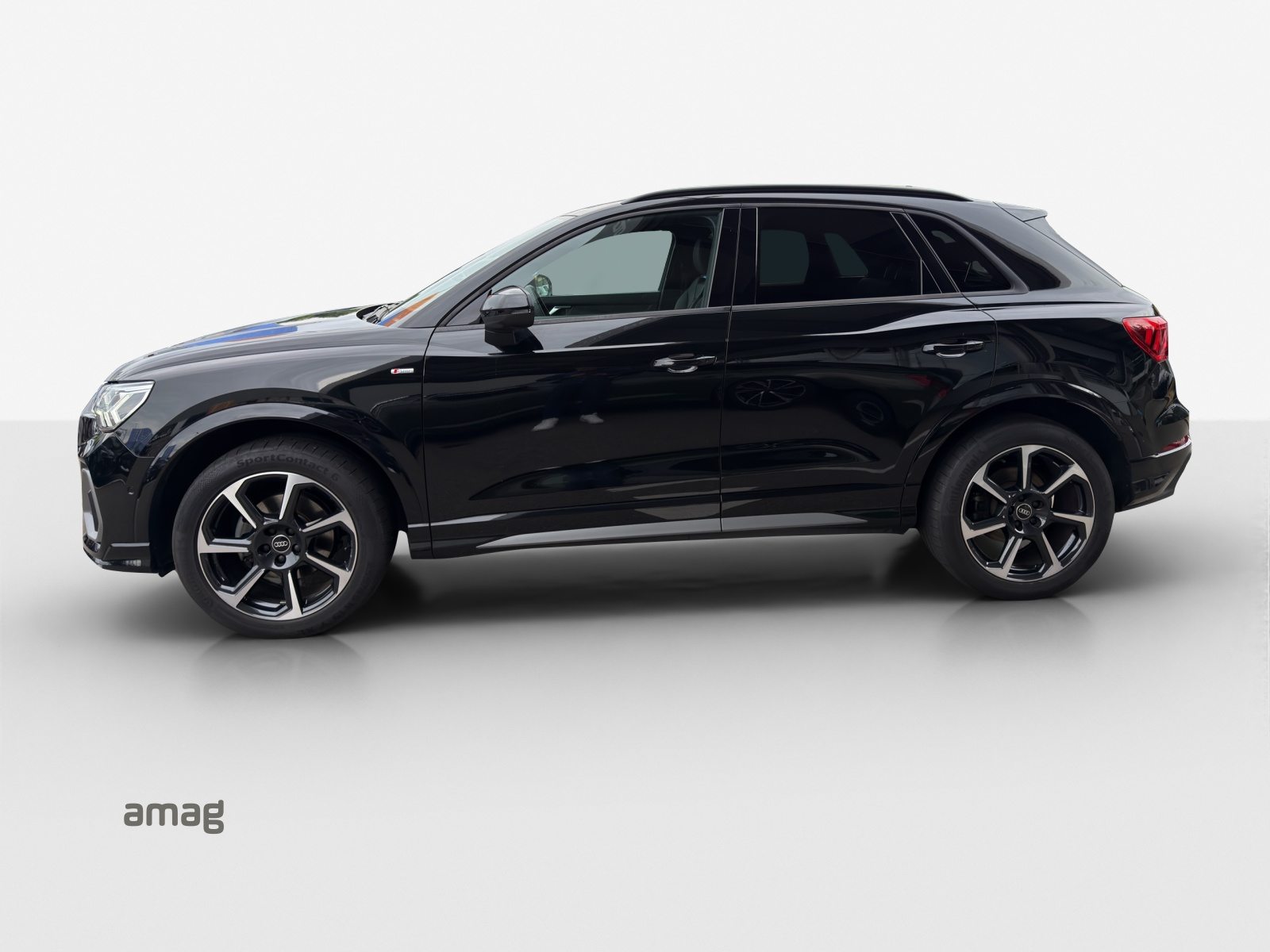 AUDI Q3 35 TFSI S line Attraction, Petrol, Second hand / Used, Automatic - 2